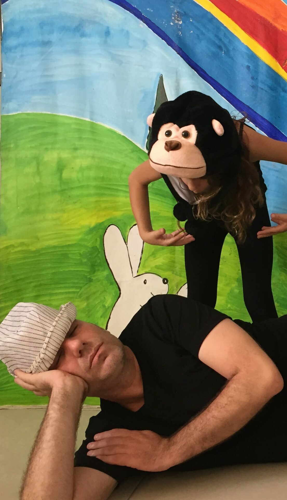 תיאטרון החלומות של אסיק – מוכר הכובעים