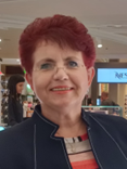 בוגרת אקדמיה למוסיקה בברית המועצות עם תואר שני, וותק של 40 שנות הוראה. עובדת שנים רבות בתחום המוסיקה ועבדה כקונצרטמאייסטר בפילהרמונית בברית המועצות.