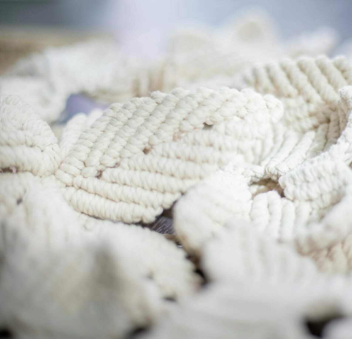 הגלריה מארחת – סדנת מקרמה למתחילות/ים