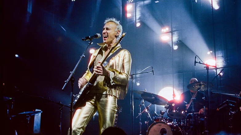 אסף אמדורסקי – מופע להקה